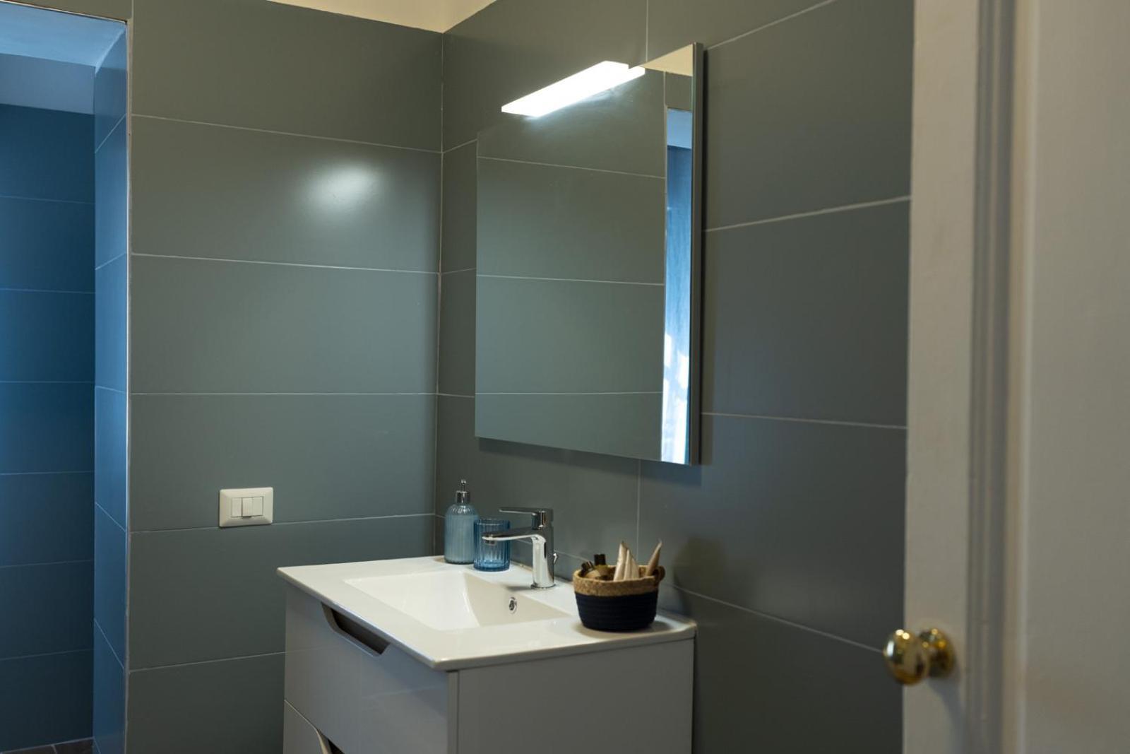 Palazzo Manzoni Apartments Бари Номер фото