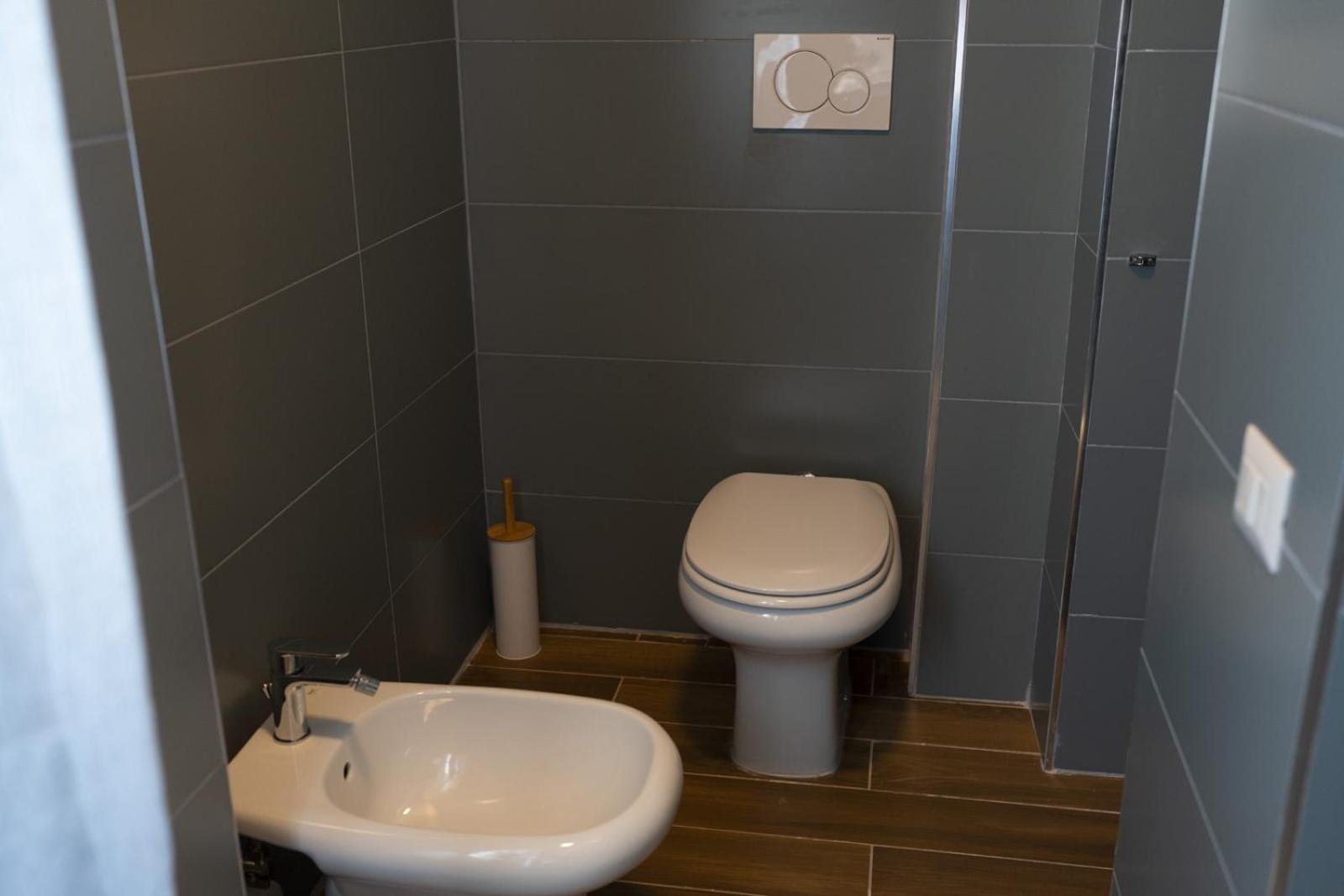 Palazzo Manzoni Apartments Бари Номер фото