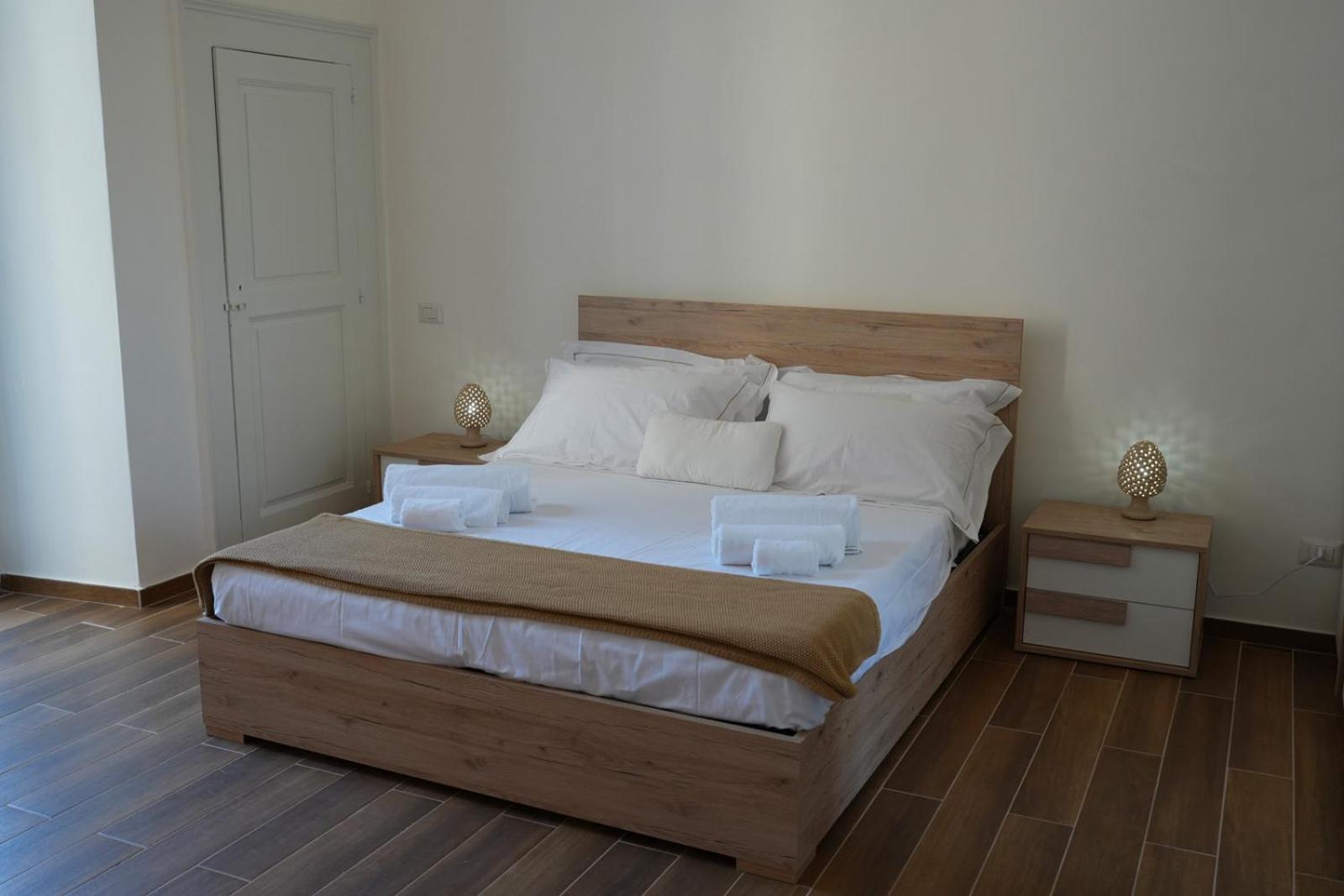 Palazzo Manzoni Apartments Бари Номер фото